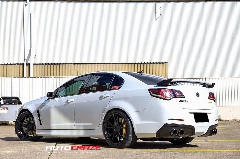 HOLDEN-COMMODORE-SF06-SATIN-BLACK